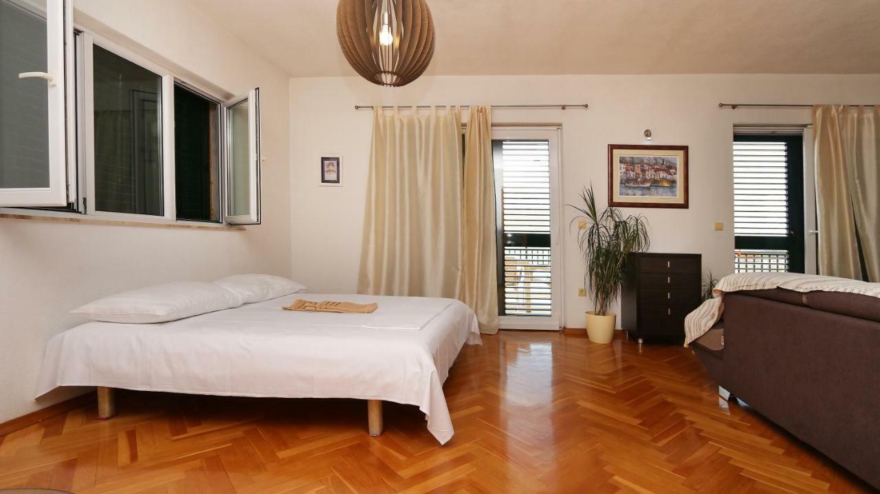 House Lipo Hotel Makarska Exterior photo